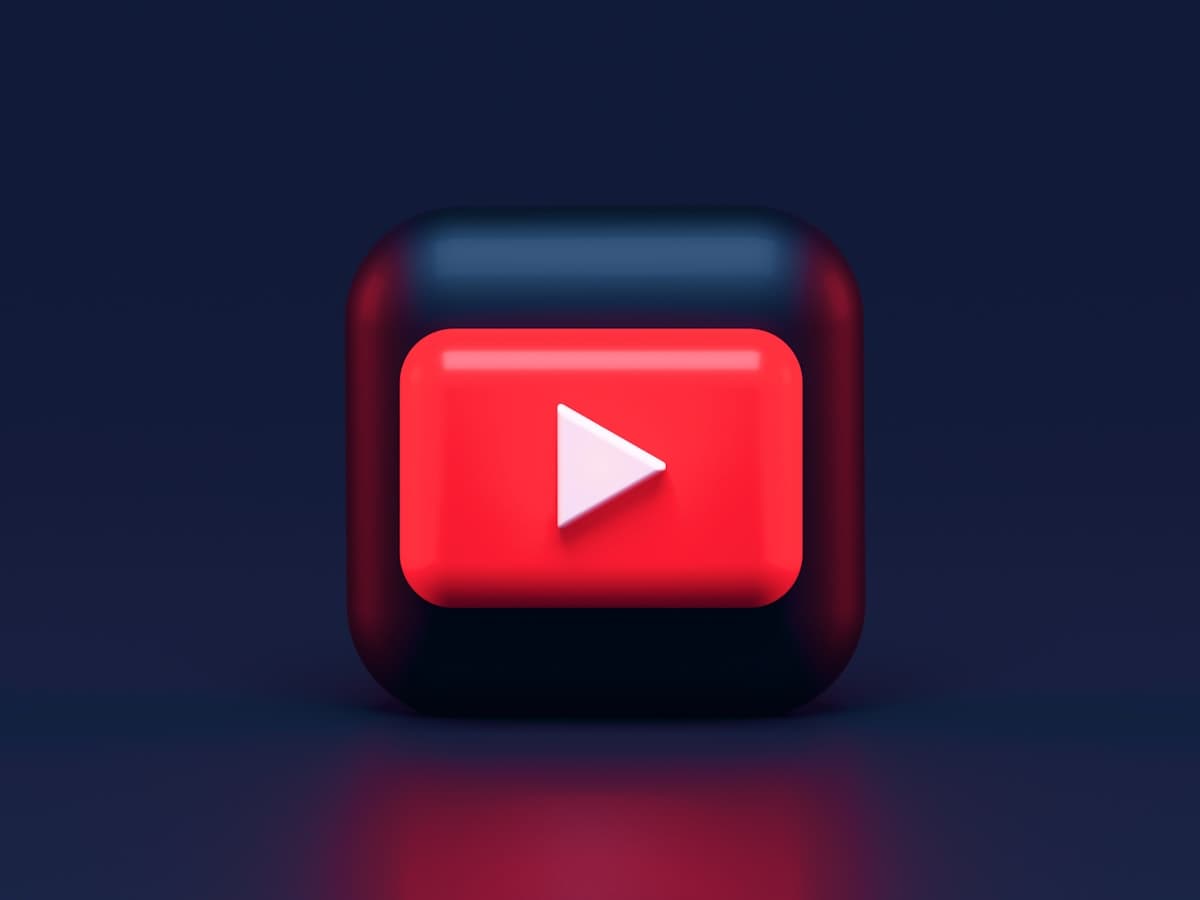 Smartphone displaying a video app — saving Facebook clips on mobile